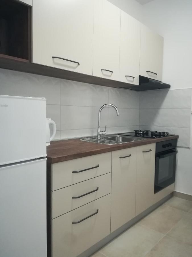 Apartments Vukas Лумбарда Экстерьер фото