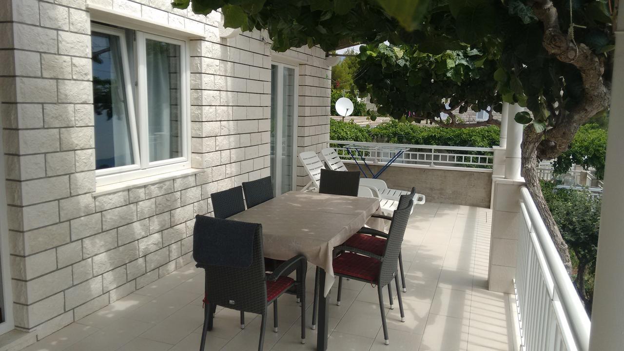 Apartments Vukas Лумбарда Экстерьер фото